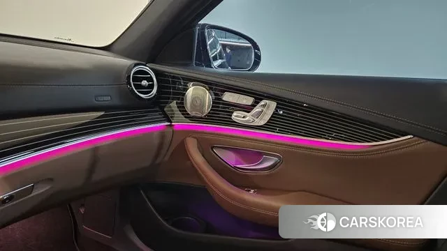 Mercedes-Benz E-Class W213 2023 Черный из Кореи, фото 4