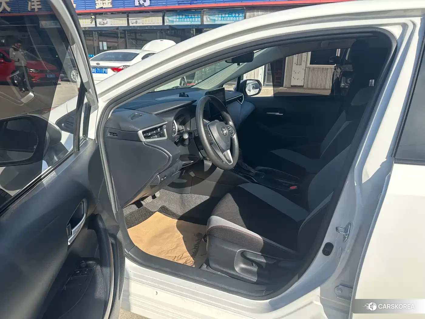 Toyota Corolla 2024 Белый из Китая, фото 4