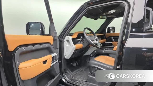 Land Rover Defender (L663) 2024 Черный из Кореи, фото 4