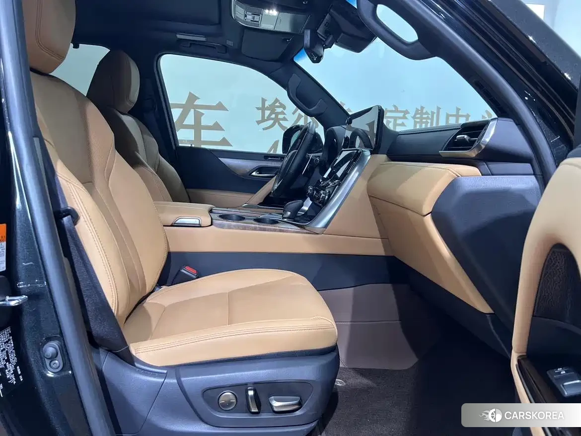 Lexus LX 2025 Черный из Китая, фото 4