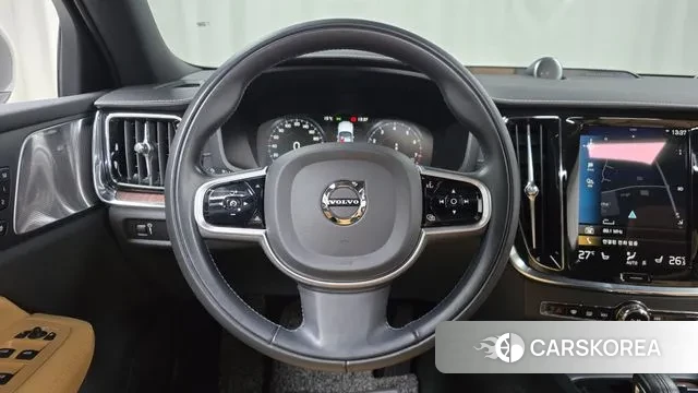 Volvo V60 Cross-Country 2nd Generation 2020 Белый из Кореи, фото 4