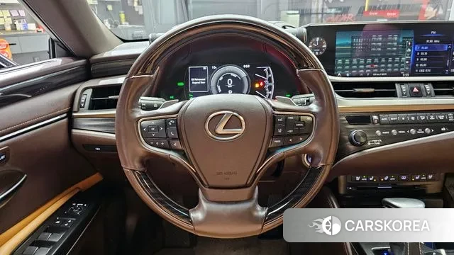 Lexus ES300h 7th generation 2019 Белый из Кореи, фото 4