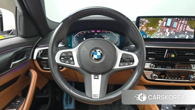 BMW 5 Series (G30) 2023 Белый из Кореи, фото 4