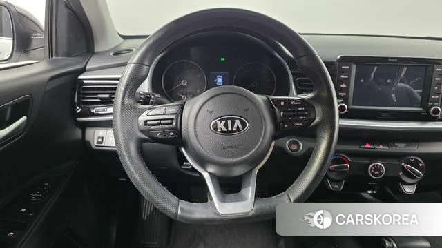 Kia Stonic 2018 Белый из Кореи, фото 4