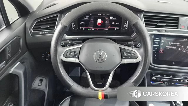 Volkswagen Tiguan second Generation 2022 Черный из Кореи, фото 4