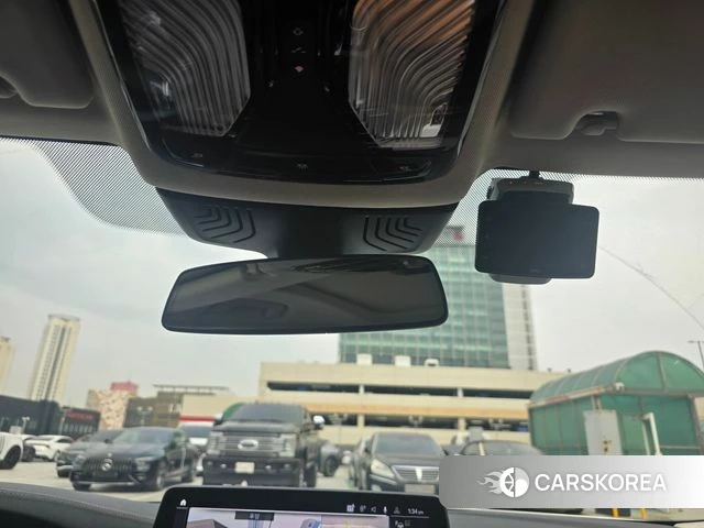 BMW 5 Series (G30) 2023 Белый из Кореи, фото 4