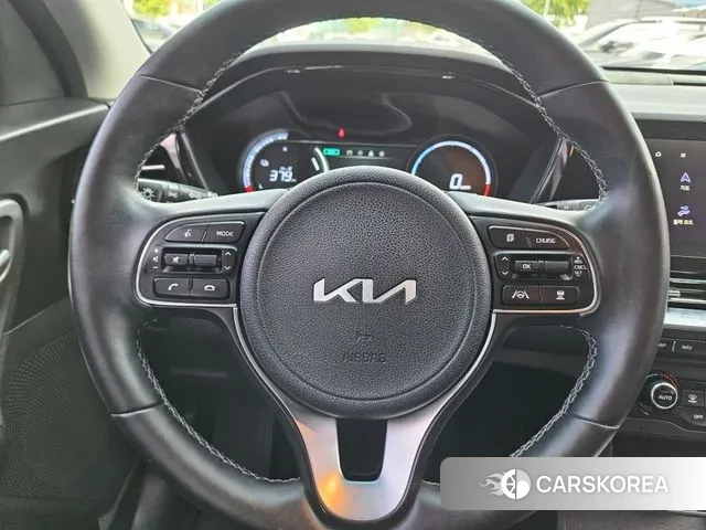 Kia Niro Plus 2022 Серебряный из Кореи, фото 4