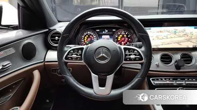 Mercedes-Benz E-Class W213 2018 Белый из Кореи, фото 4