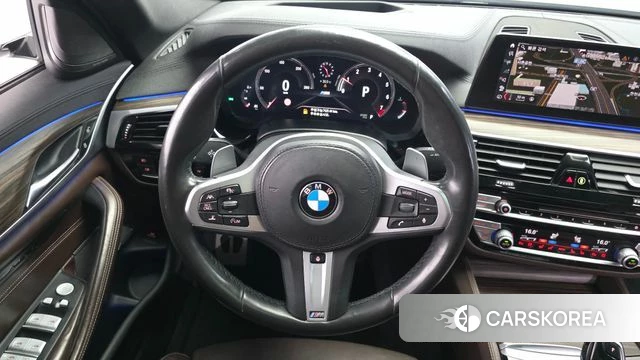 BMW 5 Series (G30) 2019 Белый из Кореи, фото 4