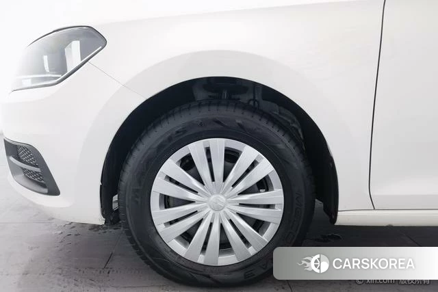 Volkswagen Santana 2022 Белый из Китая, фото 4
