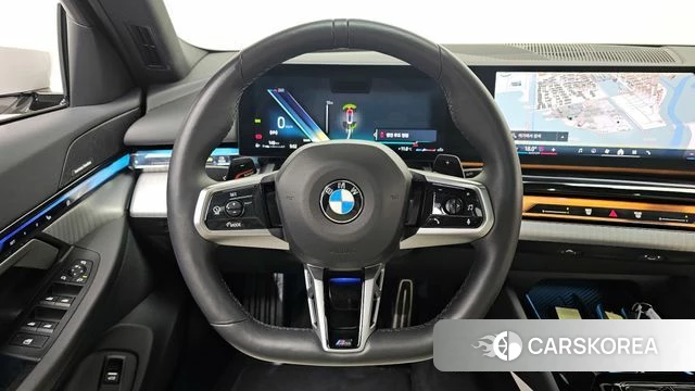 BMW 5 Series (G60) 2025 Белый из Кореи, фото 4