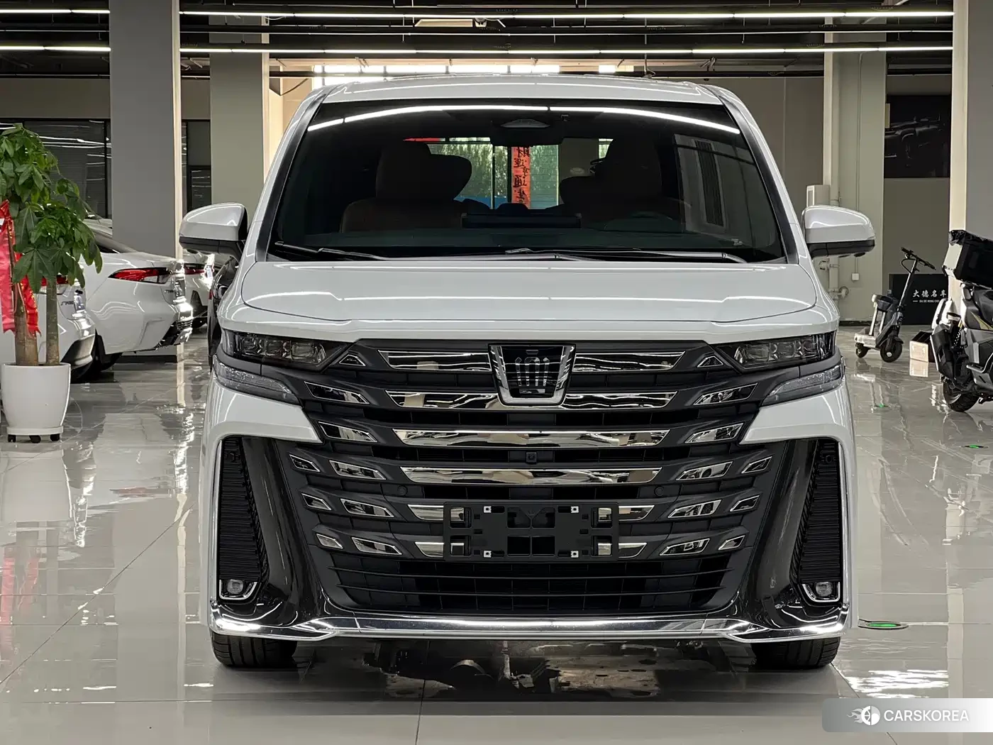 Toyota Vellfire 2025 Белый из Китая, фото 4