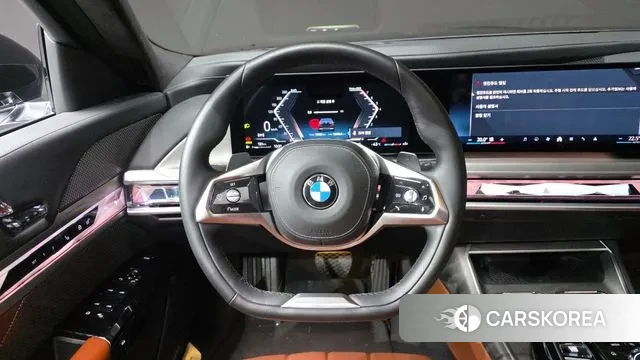 BMW 7 Series (G70) 2023 Черный из Кореи, фото 4