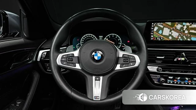 BMW 5 Series (G30) 2019 Серебристо-серый из Кореи, фото 4
