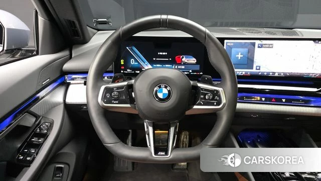 BMW 5 Series (G60) 2025 Серый из Кореи, фото 4