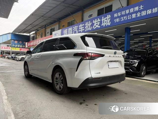 Toyota Saina 2024 Белый из Китая, фото 4