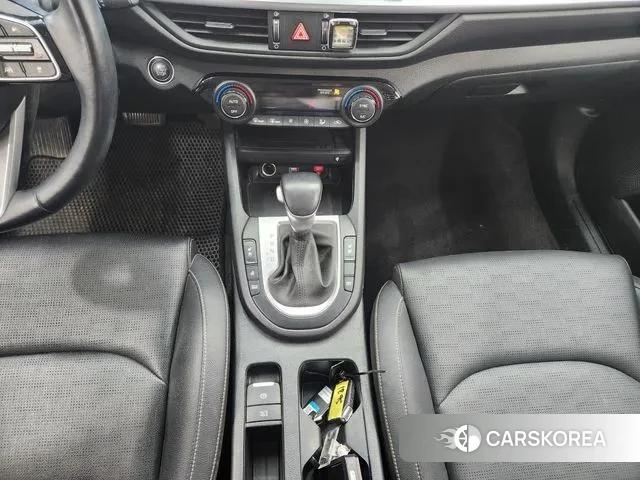 Kia The New K3 2nd generation 2021 Белый из Кореи, фото 4