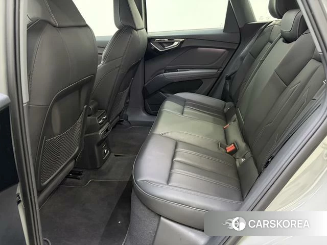 Audi Q4 e-tron 2025 Темно-серый из Китая, фото 4