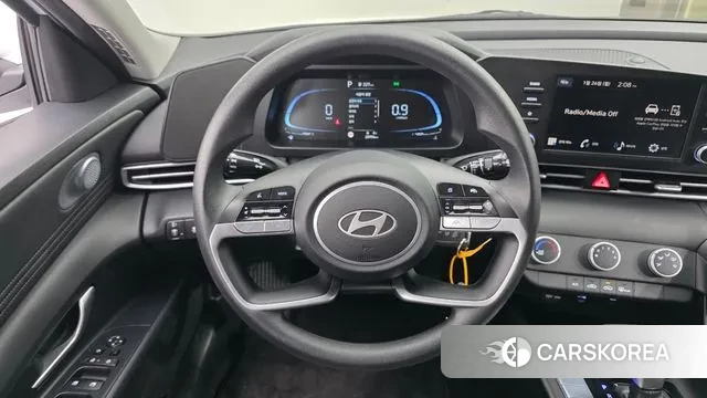 Hyundai The New Avante (CN7) 2024 Белый из Кореи, фото 4