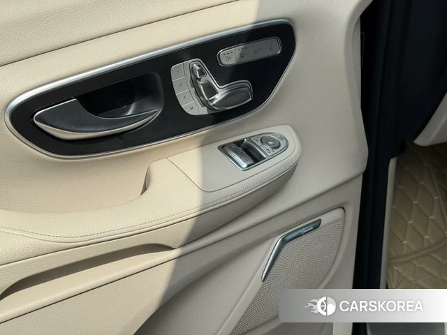 Mercedes-Benz V-class id 3908024 из Китая 4