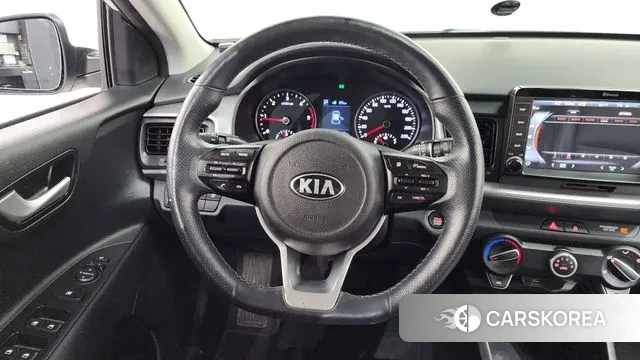 Kia Stonic 2018 Белый из Кореи, фото 4