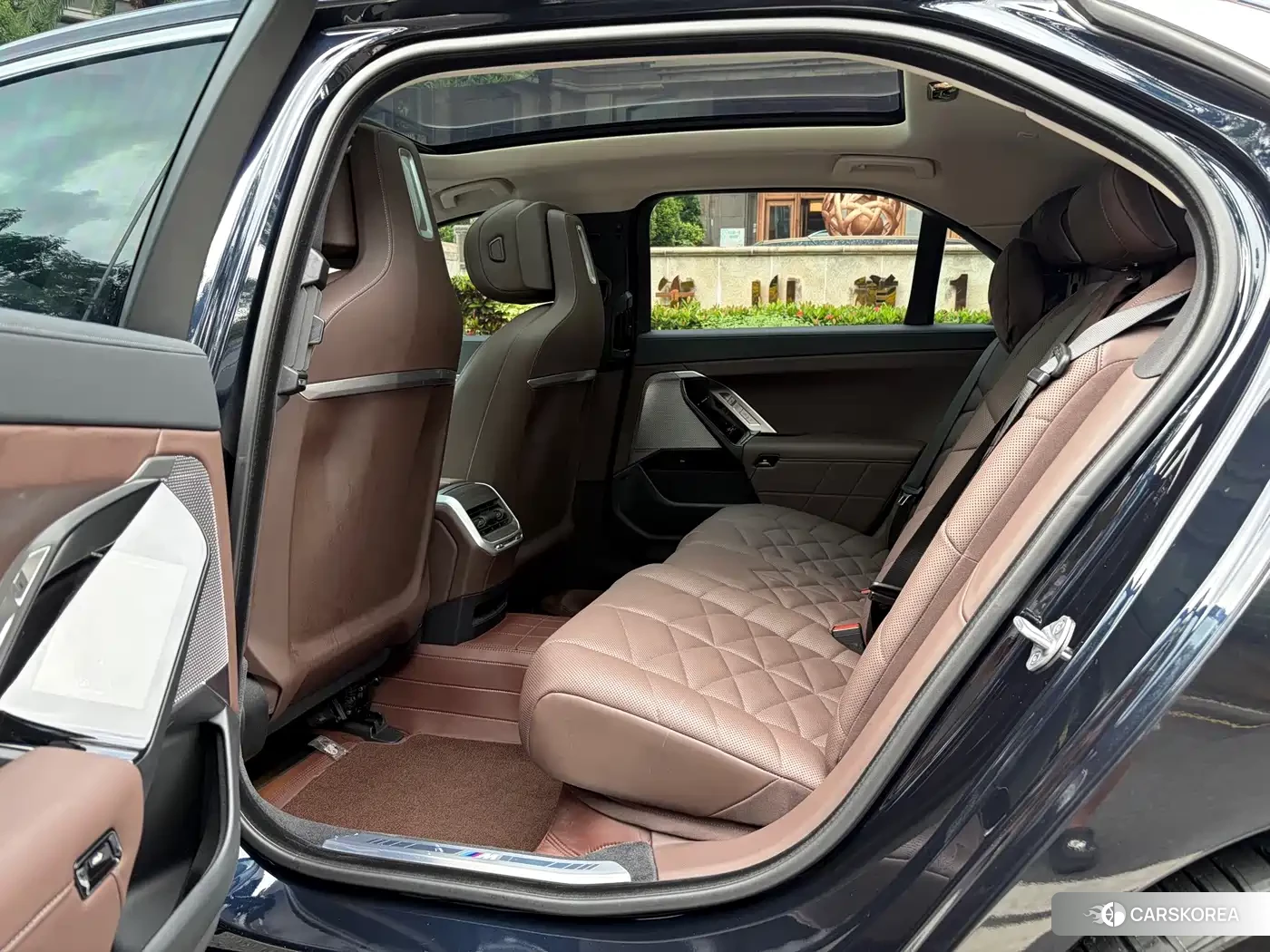 BMW 7 series 2024 Черный из Китая, фото 4