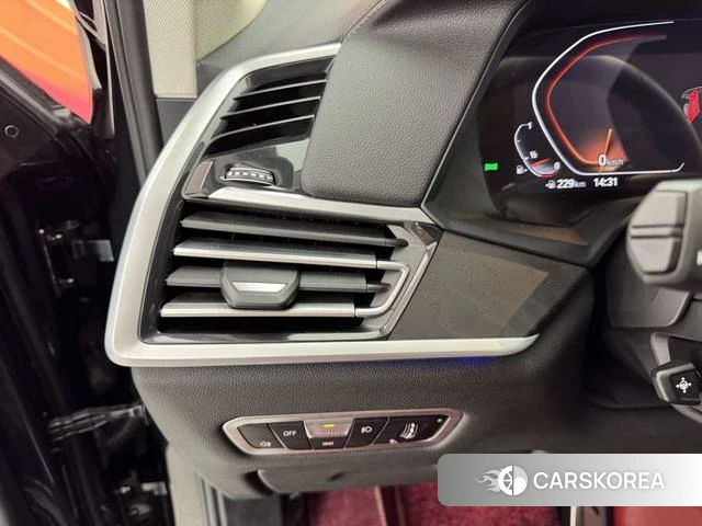 BMW X7 2021 Черный из Китая, фото 4