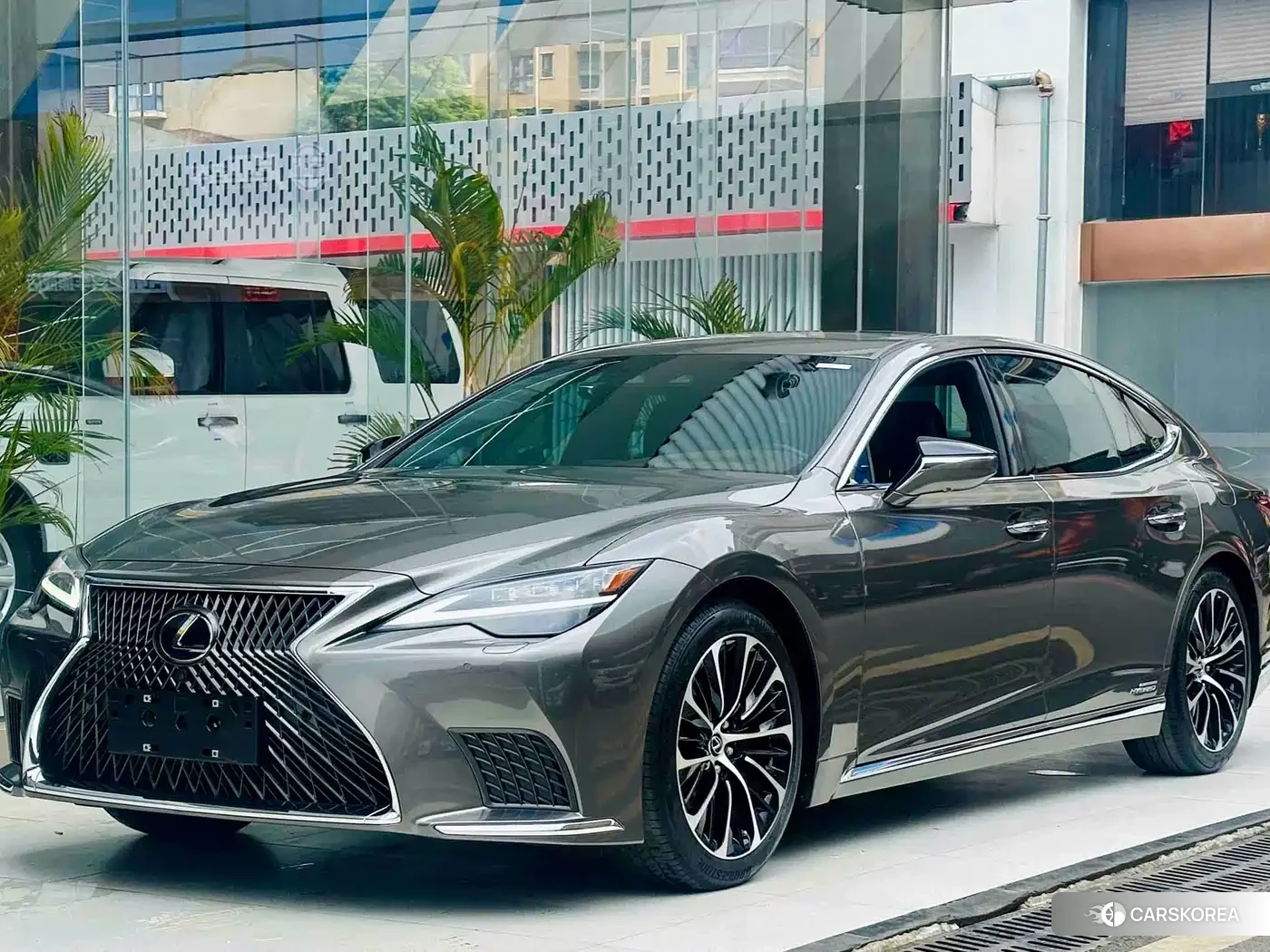 Lexus LS 2021 Silver/gray из Китая, фото 4