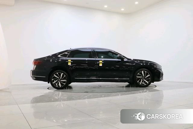 Volkswagen Passat 2022 Черный из Китая, фото 4