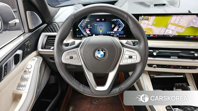 BMW X7 (G07) 2023 Светло-серебряный цвет из Кореи, фото 4