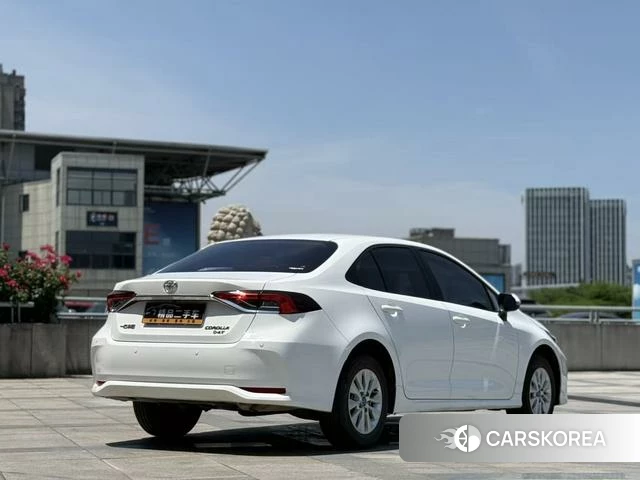 Toyota Corolla 2024 Белый из Китая, фото 4