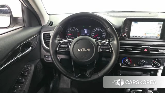 Kia Seltos 2022 Белый из Кореи, фото 4