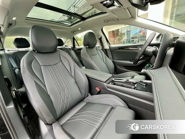 Volkswagen Magotan 2025 Черный из Китая, фото 4