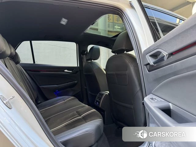 Volkswagen Golf 2022 Белый из Китая, фото 4