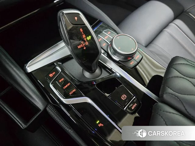 BMW 5 Series (G30) 2022 Серый из Кореи, фото 4