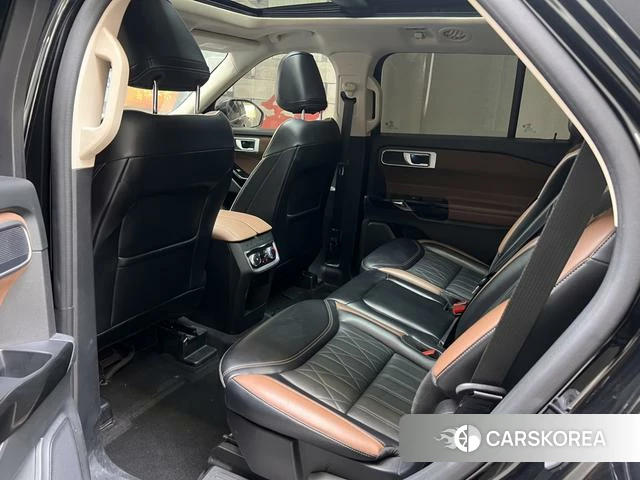 Ford Explorer 2023 Черный из Китая, фото 4
