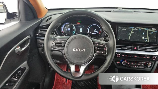 Kia Niro Plus 2022 Белый из Кореи, фото 4