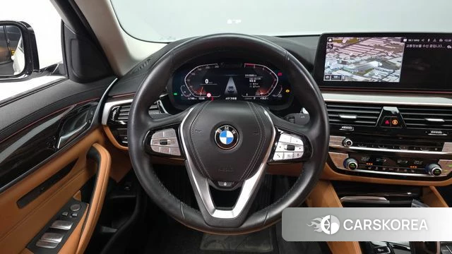 BMW 5 Series (G30) 2021 Белый из Кореи, фото 4