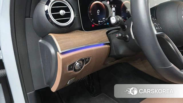 Mercedes-Benz E-Class W213 2022 Серебристо-серый из Кореи, фото 4