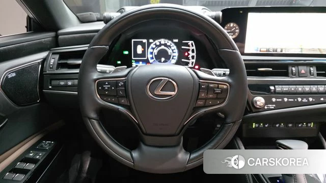 Lexus ES300h 7th generation 2025 Черный из Кореи, фото 4