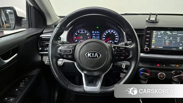 Kia Stonic 2018 Белый из Кореи, фото 4