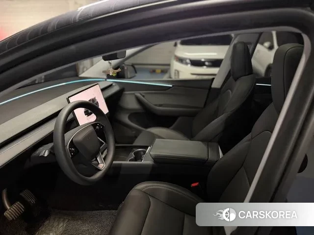 Tesla Model Y 2025 Серый из Кореи, фото 4