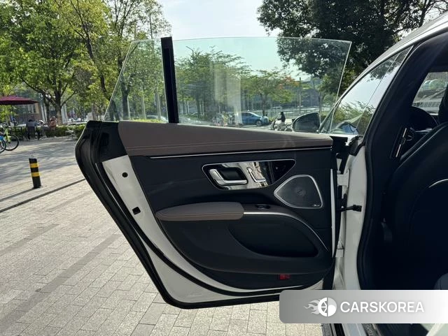 Mercedes-Benz EQS 2023 Белый из Китая, фото 4