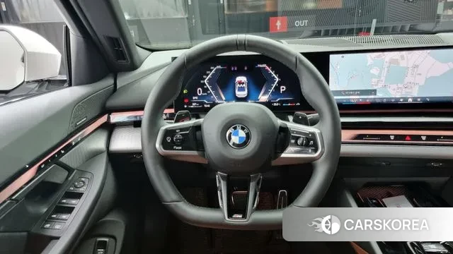 BMW 5 Series (G60) 2024 Белый из Кореи, фото 4