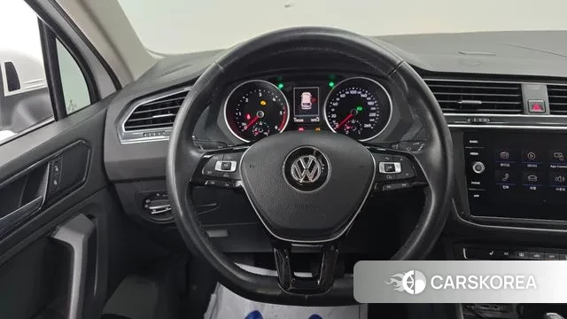Volkswagen Tiguan second Generation 2018 Белый из Кореи, фото 4