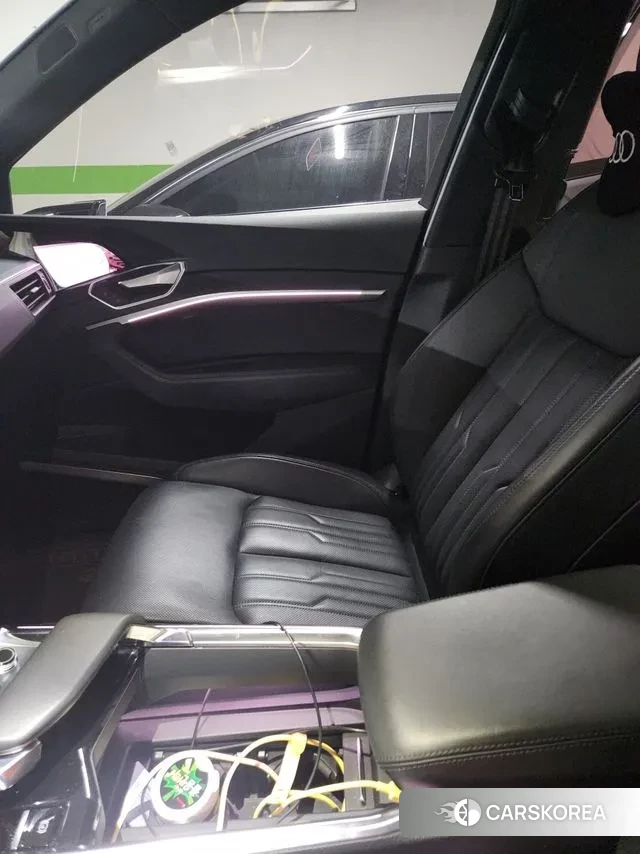 Audi e-Tron 2021 Белый из Кореи, фото 4