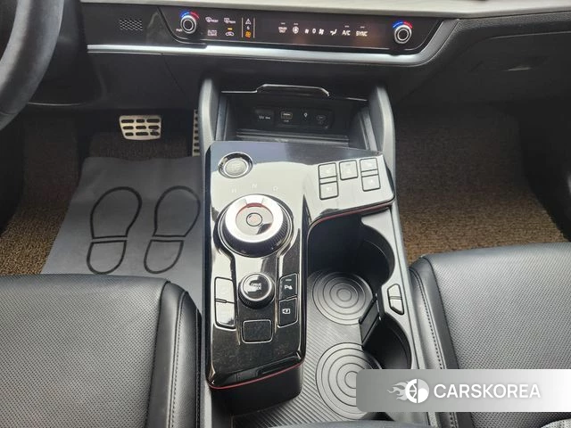 Kia Sportage 5th Generation Hybrid 2024 Белый из Кореи, фото 4