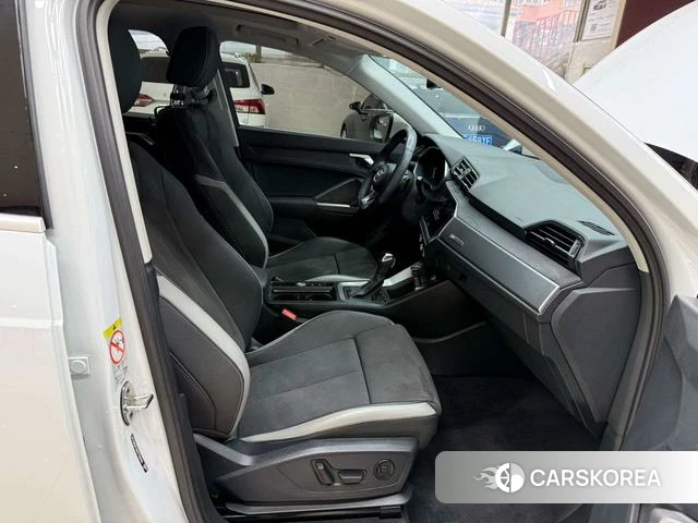 Audi Q3 2023 Белый из Китая, фото 4