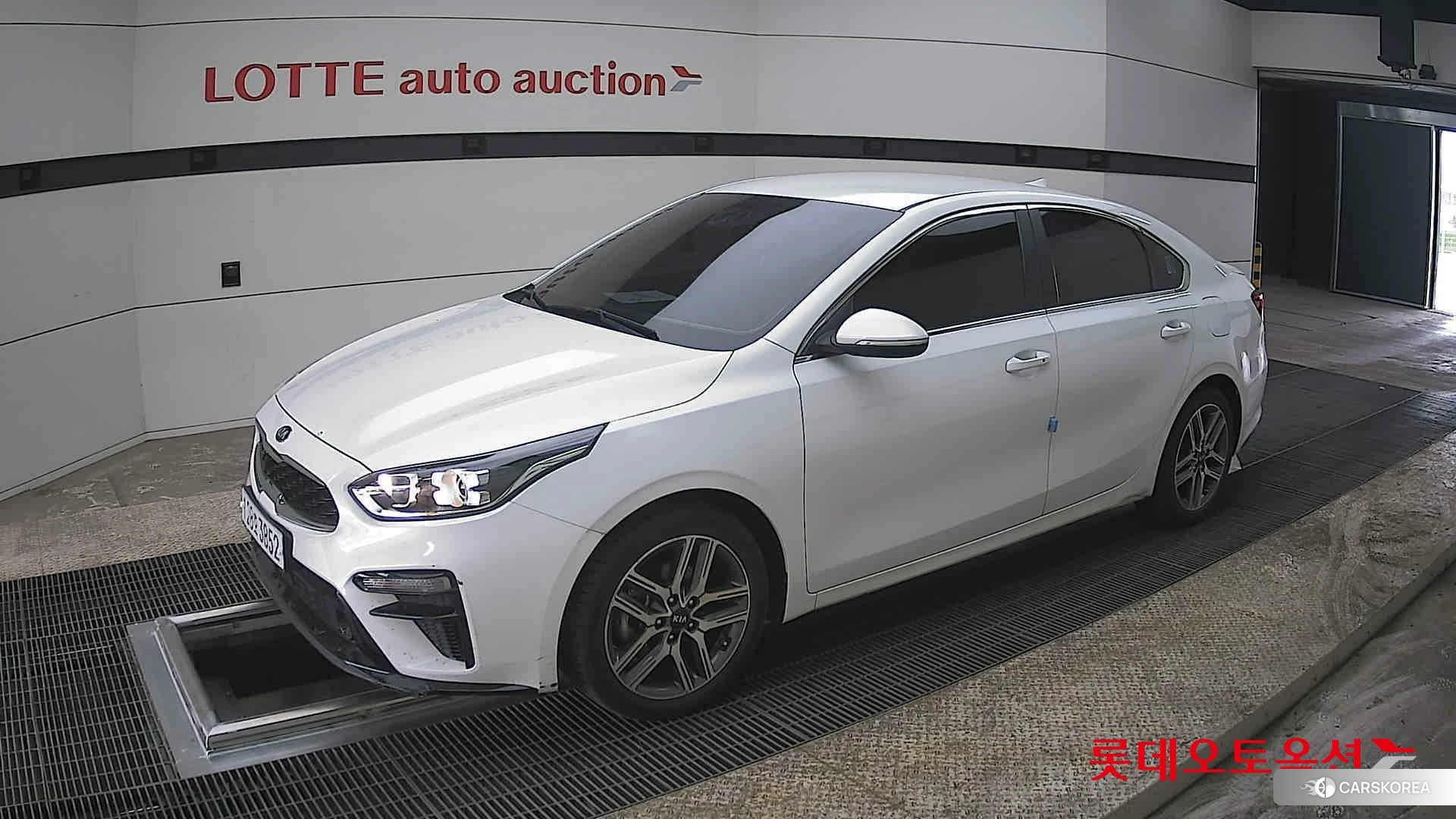 Kia K3 2020 Snow White Pearl из Кореи, фото 4