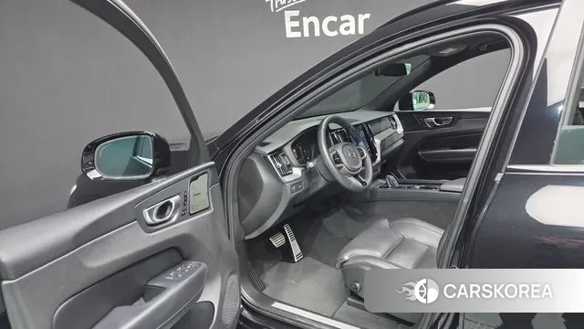 Volvo XC60 second Generation 2021 Черный из Кореи, фото 4